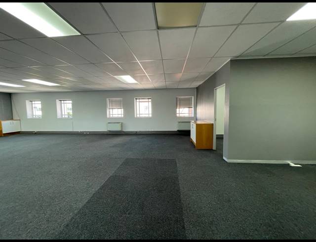 188.25M² OFFICE TO LET IN RIVONIA